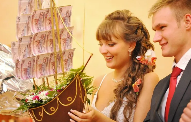 Актуален ли подарок в виде денег на свадьбу?